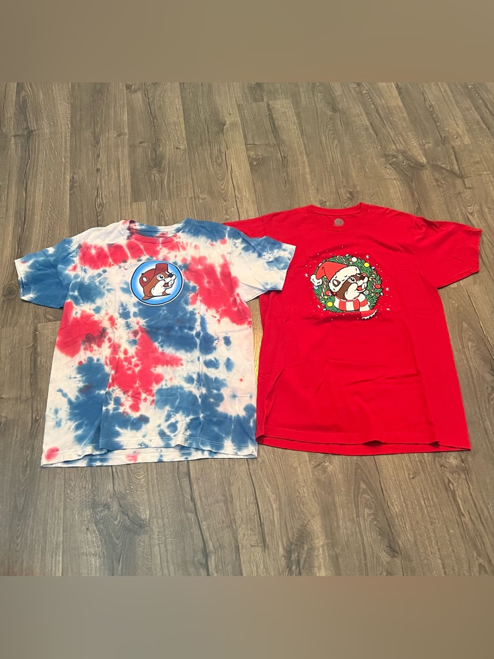 Buc-ee’s Adult Size Large Holiday T-Shirt Bundle
